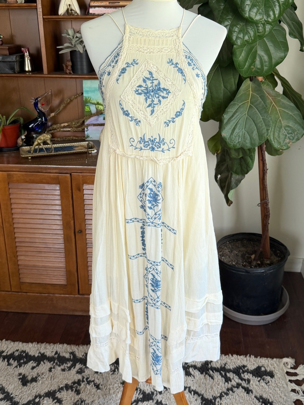 Free People Diamond in the Sky Cream Blue Embroidered Boho Sun Midi Dress XS - Picture 3 of 15